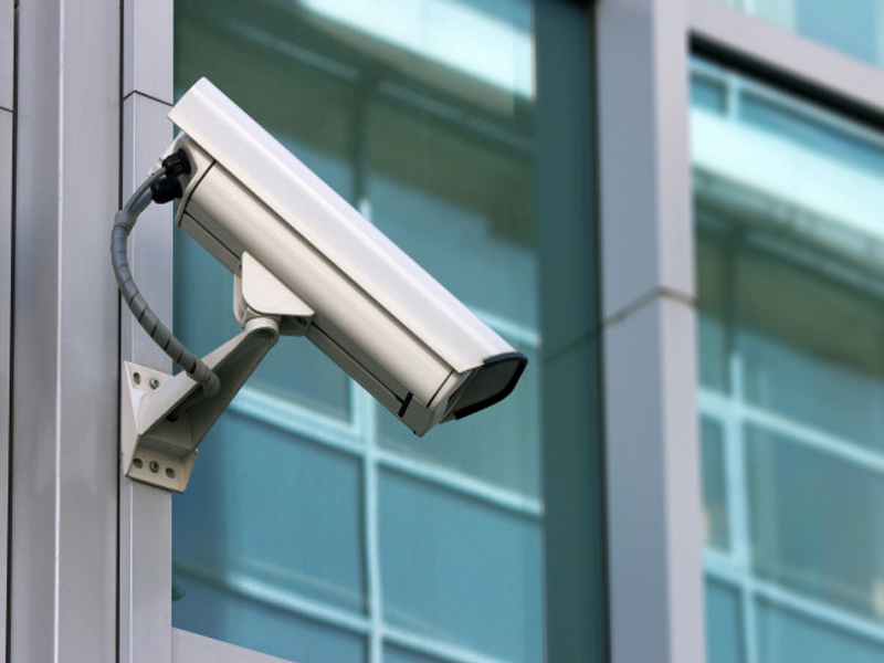 城市高空安装监控摄像机如现场监控直播